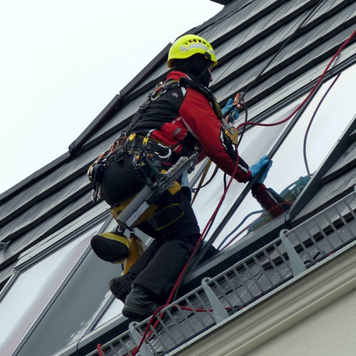 Sonnenschutzfolien Sichtschutzfolien Werbefolien Dekorfolien_Fenster Folierung Industriekletterer Berlin